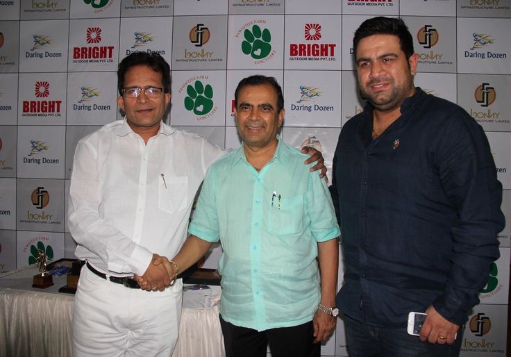 Yogesh Lakhani at a Mumbai press event alongside industry colleagues
