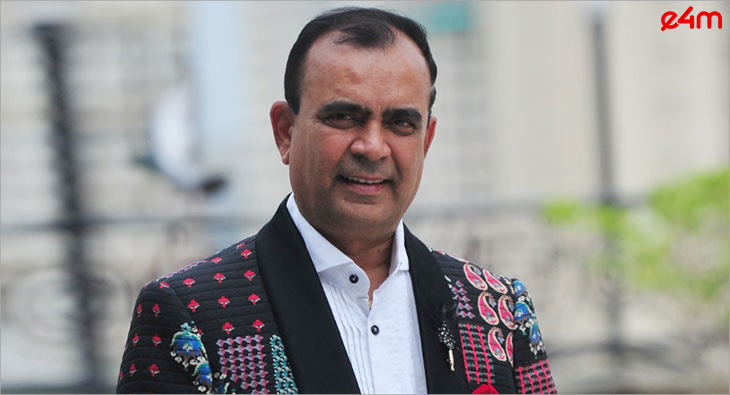 Dr. Yogesh Lakhani photographed outdoors in Mumbai